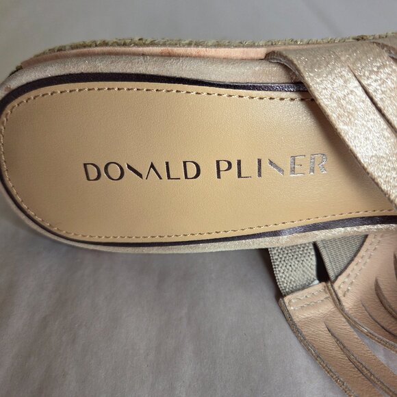 NWT Donald Pliner Ithacaqa Metallic Suede Wedge Sandal Size 8.5 - Picture 7 of 9